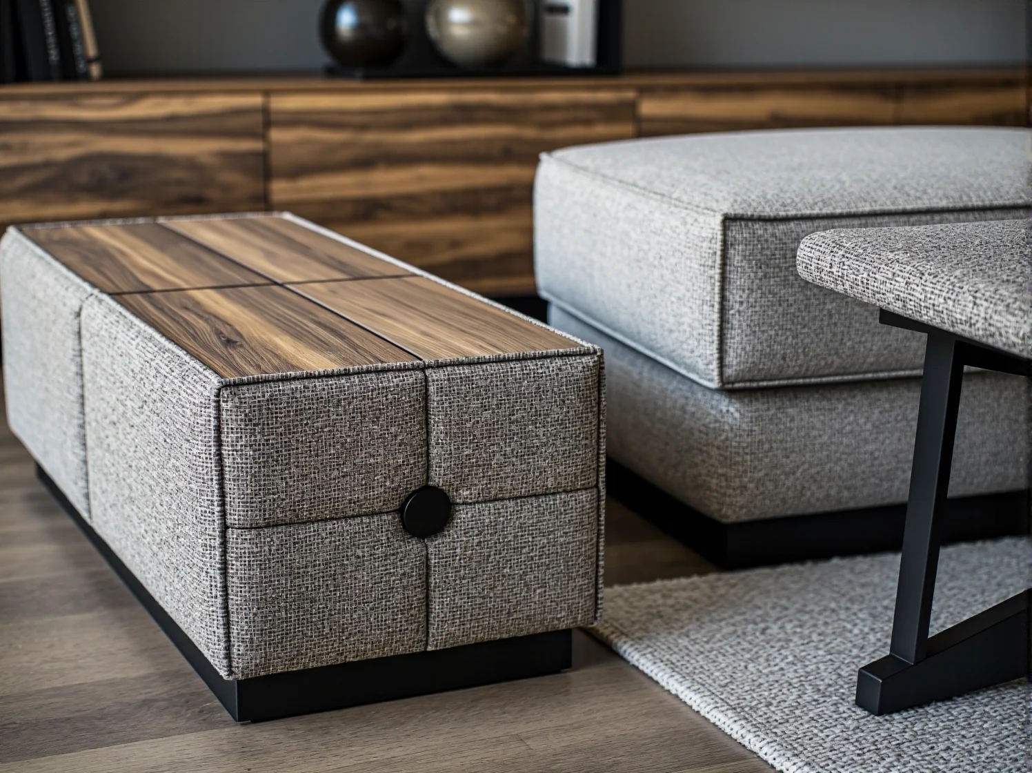 Organizacja przestrzeni w domowym biurze z praktycznymi półkami na dokumenty